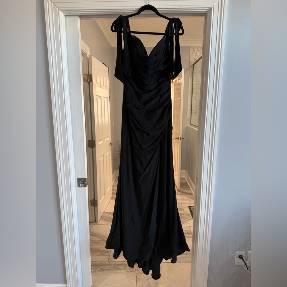 Chic Black Maxi Dress